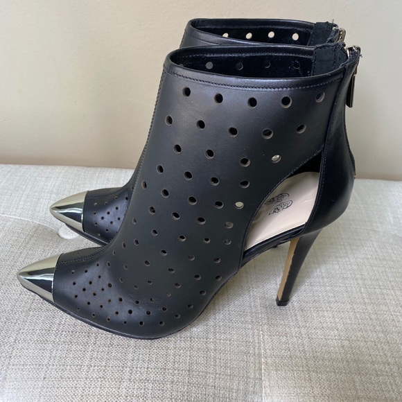 Victoria's Secret Shoes - BLACK BOOTIE VS